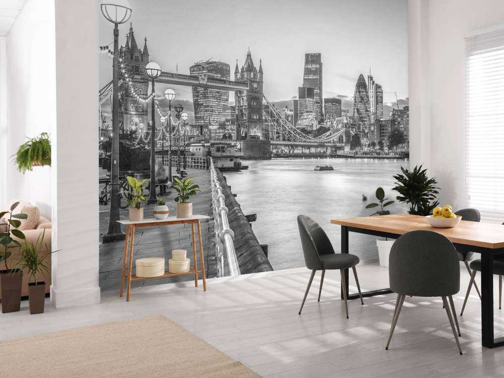 Passeggiata sul lungofiume di Londra