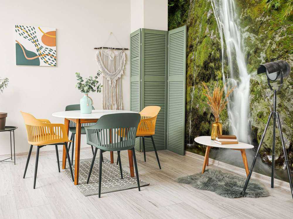 Cascata con un bellissimo verde 