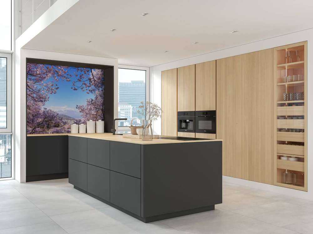 Fiori rosa con montagne