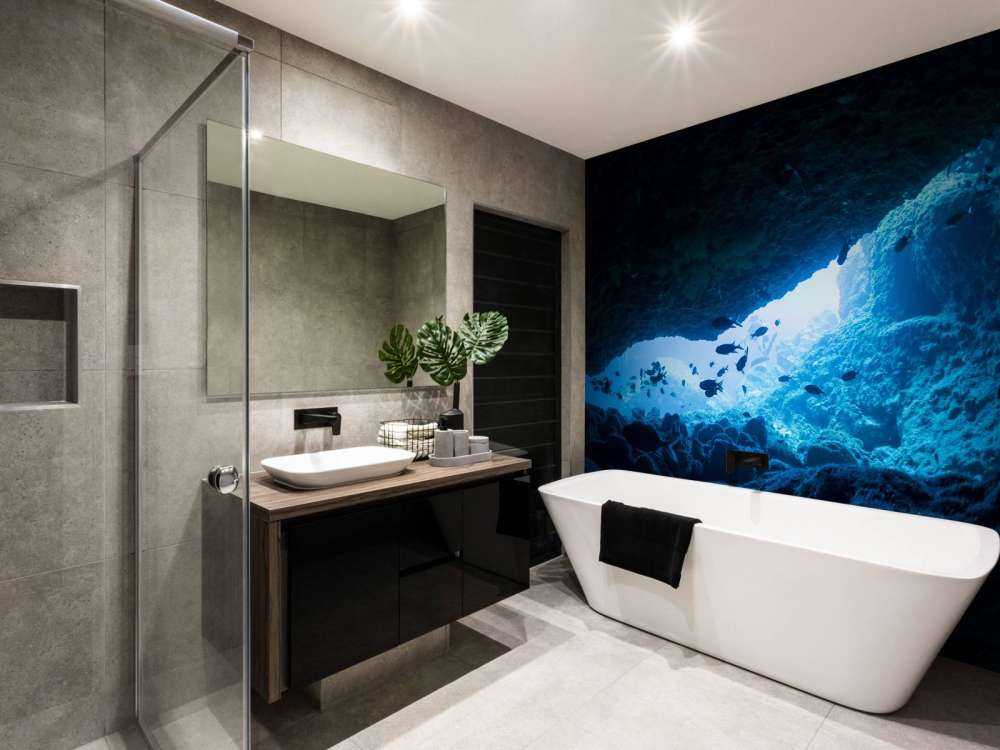 Grotta stretta con pesce