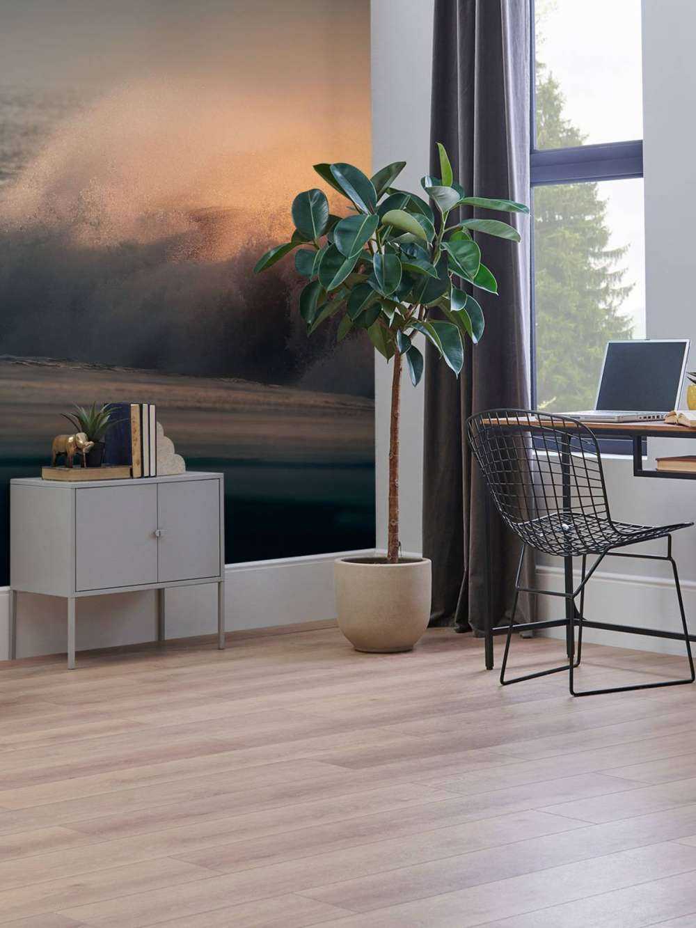 Onde che si infrangono sulla spiaggia