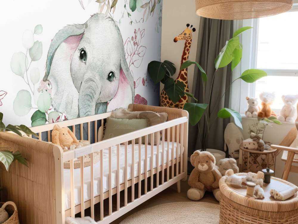 Baby elefante con foglie di menta e rosa