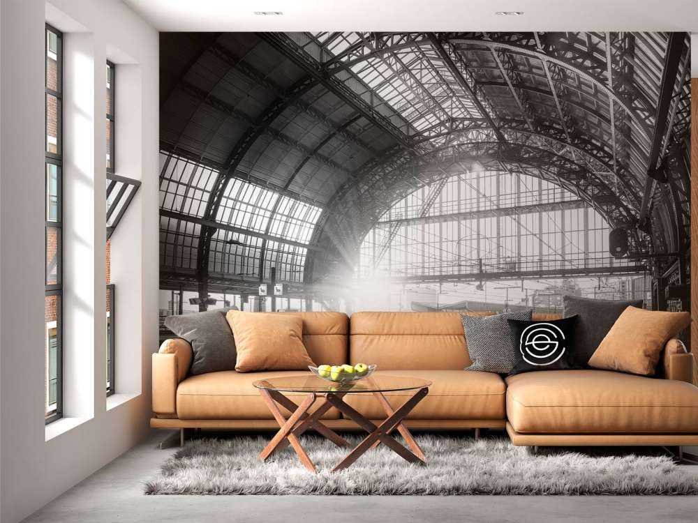 L'alba su una stazione in bianco e nero