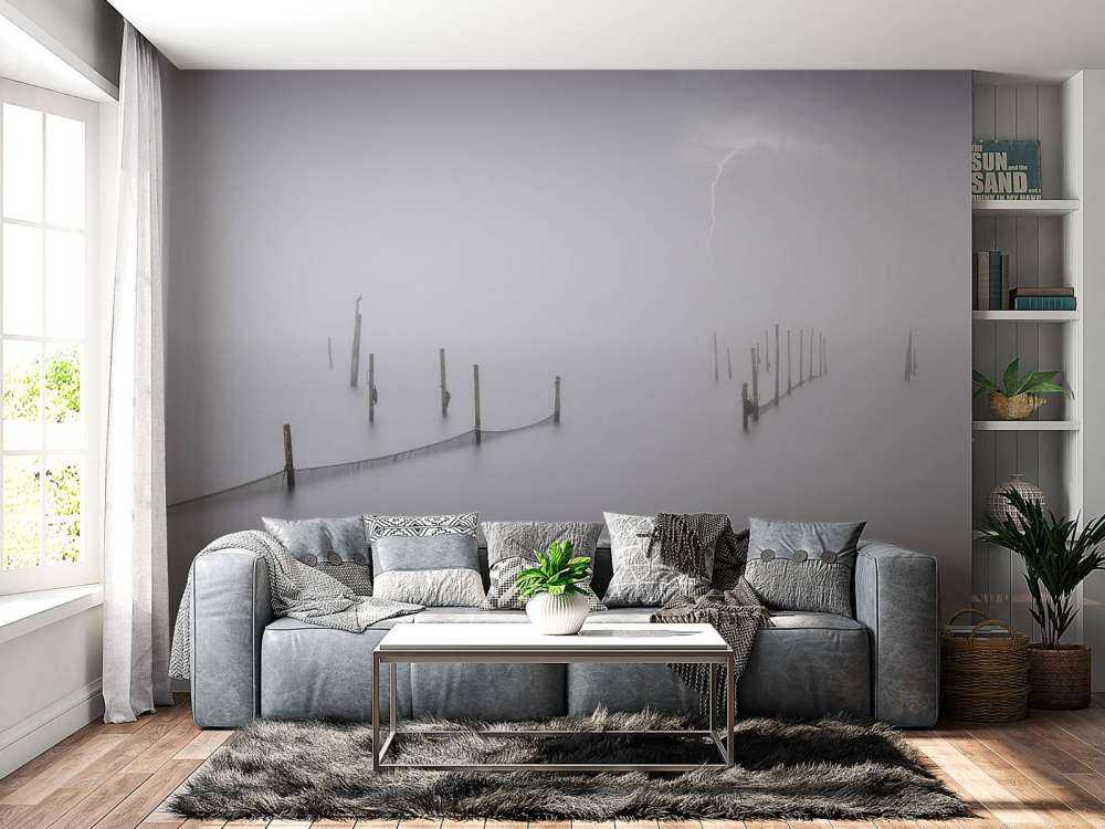 Reti da pesca con nebbia e temporale