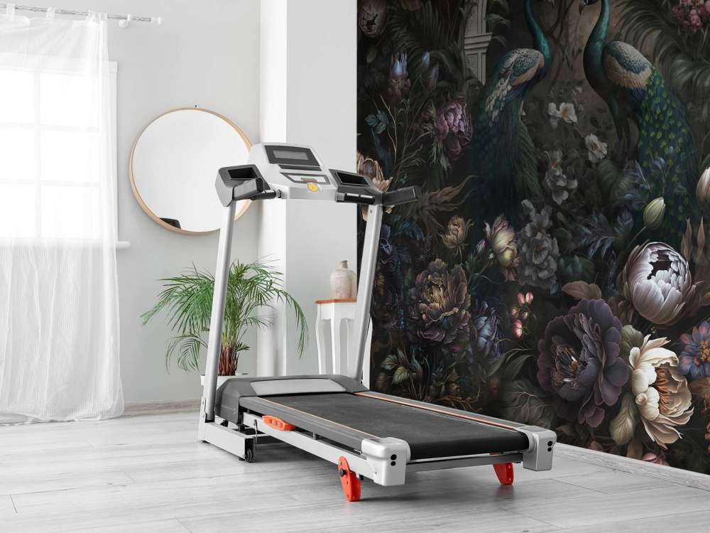 Sussurri di Pavoni nel Giardino Oscuro