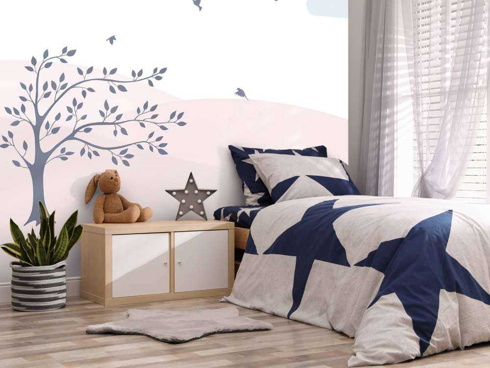 Colline rosa con albero