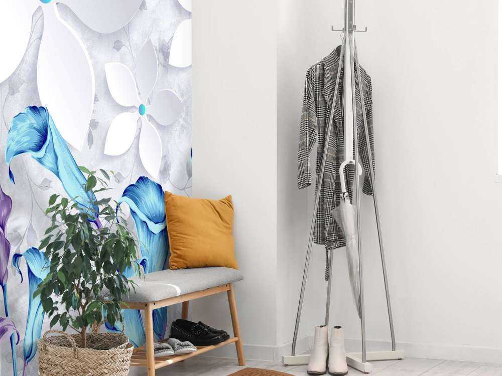 Flores blancas y azules