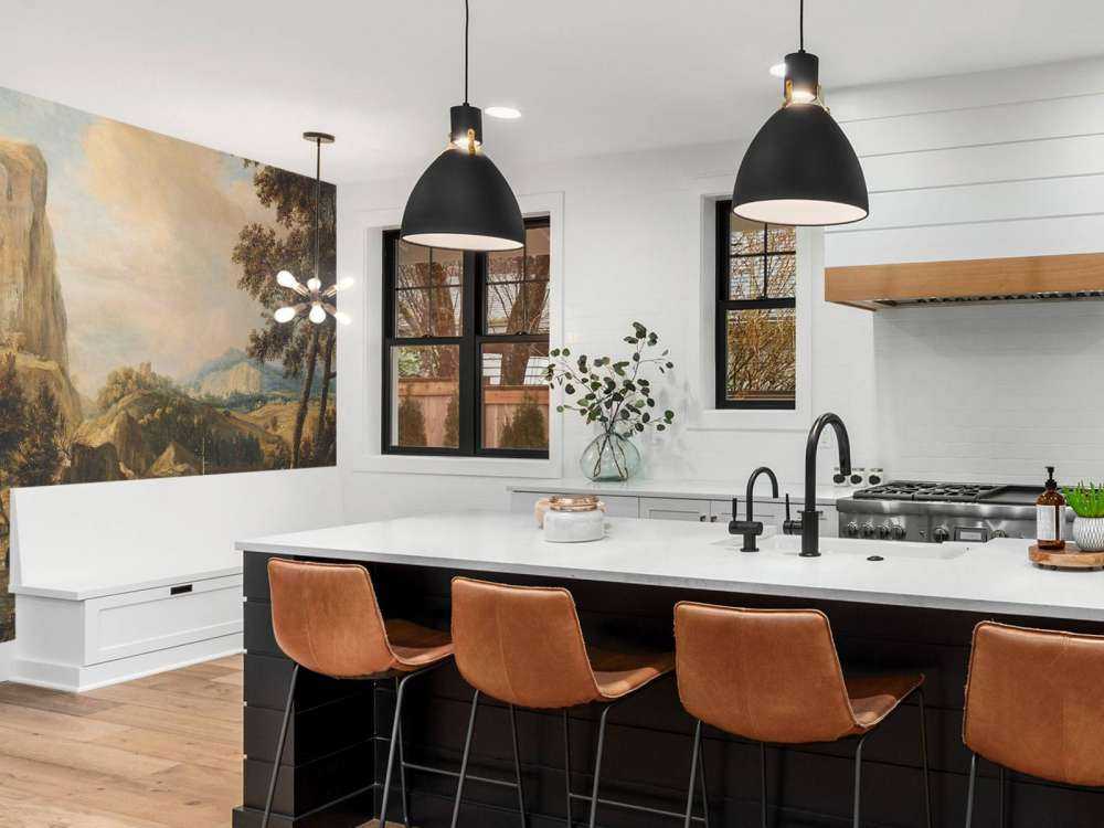 Paesaggio montano con pescatori