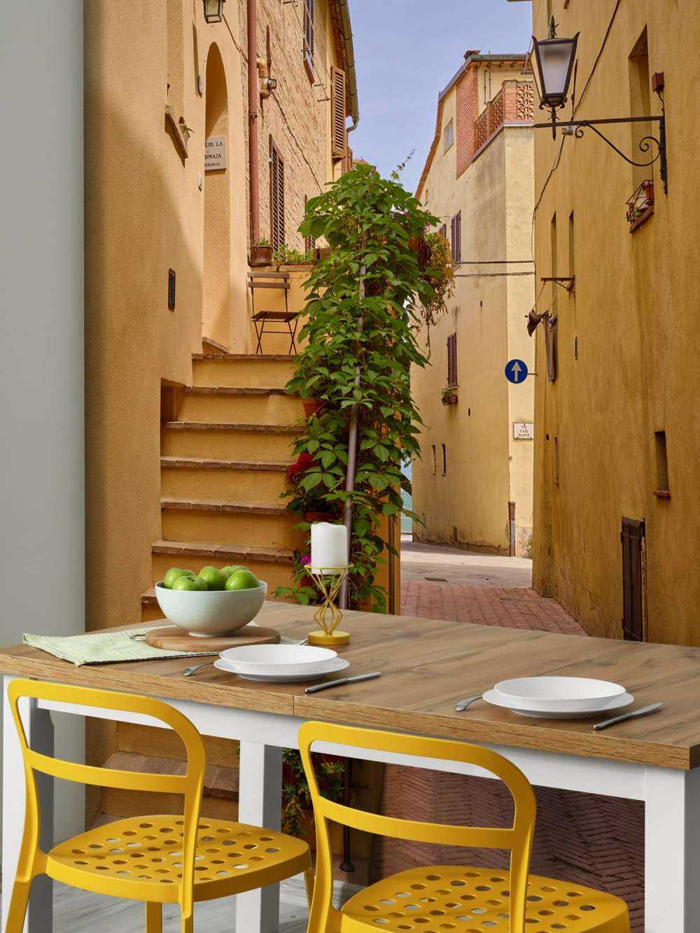 Le scale di una strada italiana