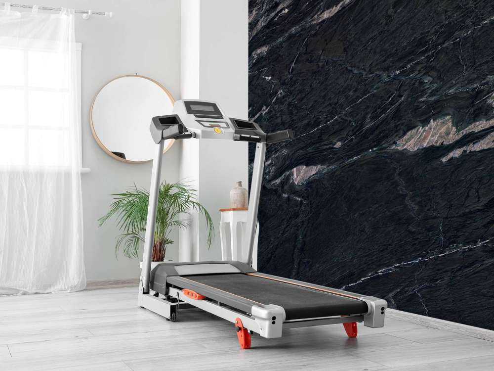 Marmo scuro con linee chiare