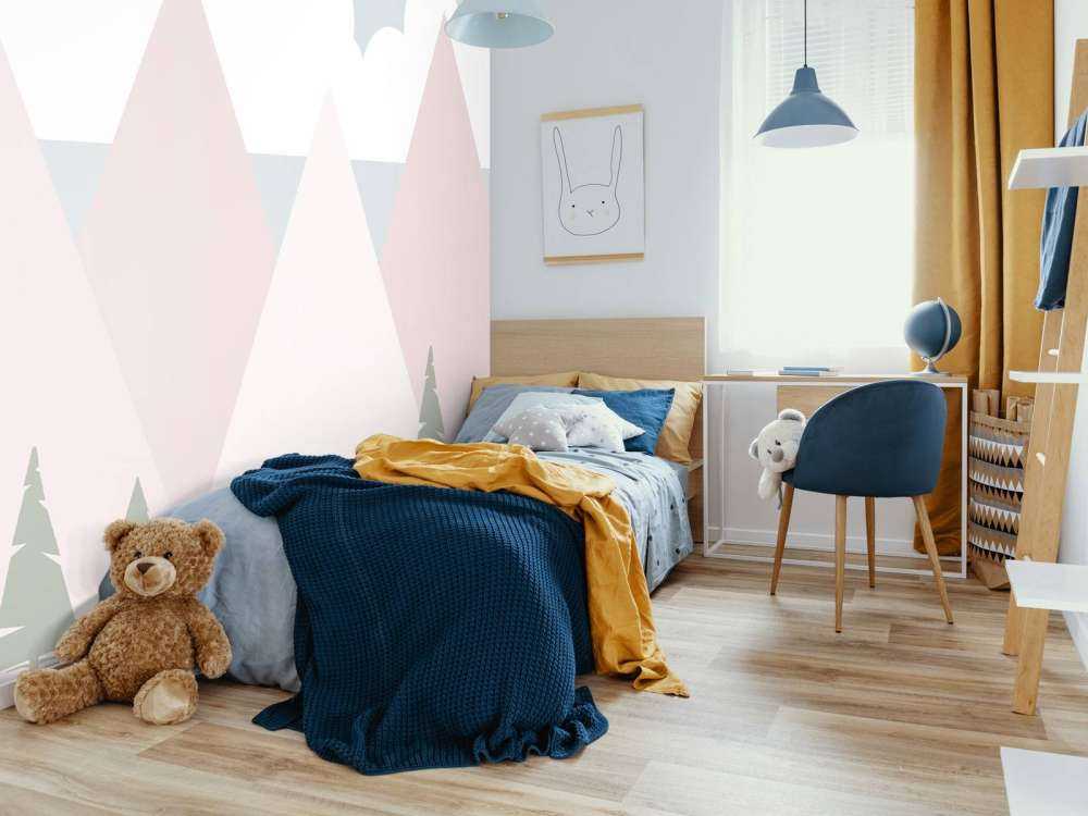 Montagne rosa con pini