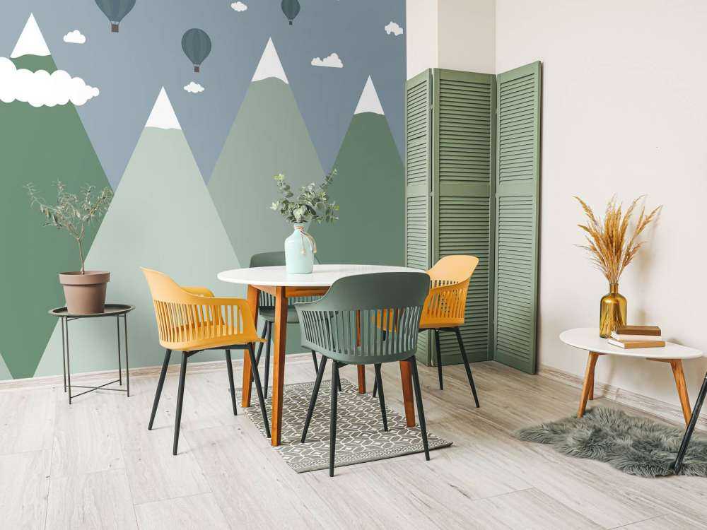 Paesaggio di montagna con mongolfiere