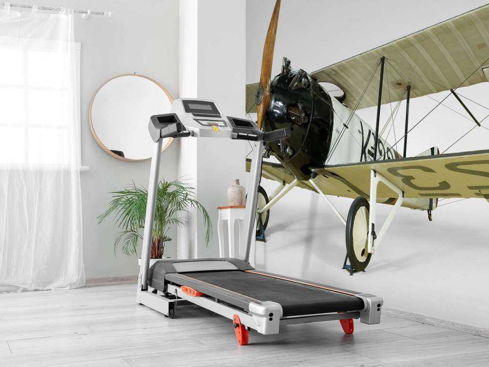 Vecchio aereo FK 23 Bantam