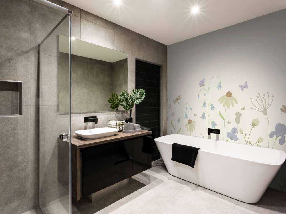 Campo di fiori alto con farfalle beige, rosa antico, verde e lilla