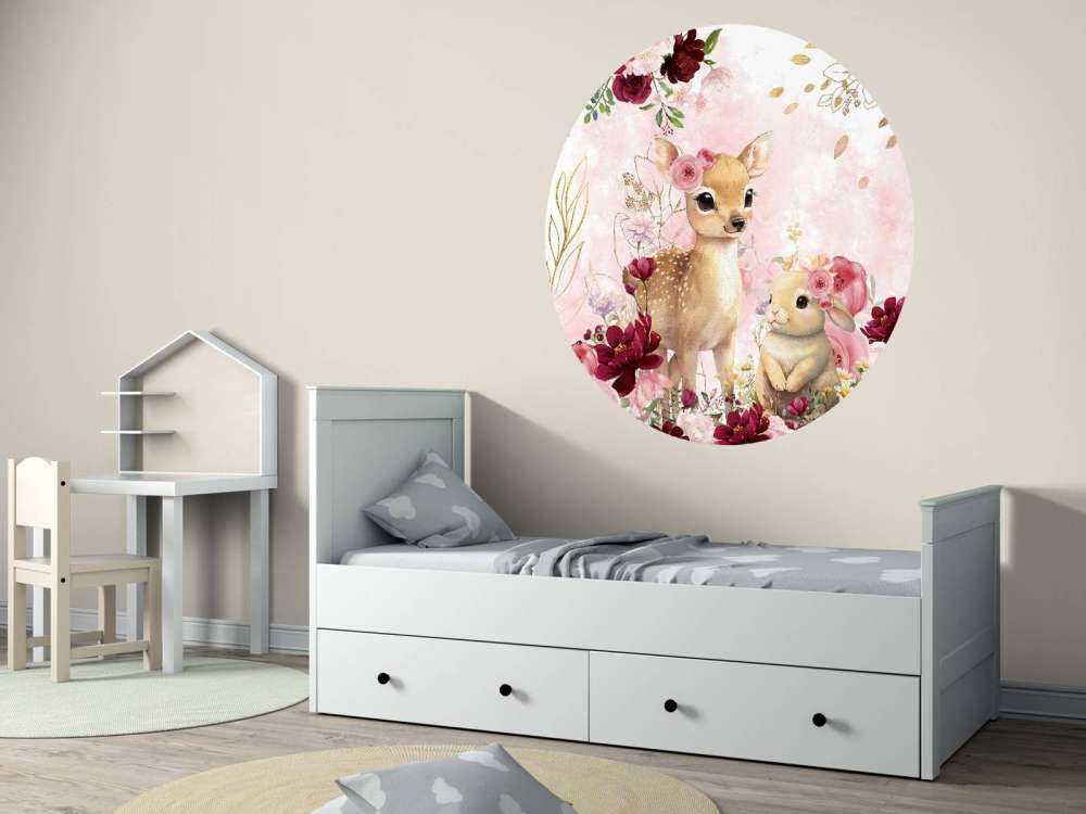 Hertje e coniglio in splendore di fiori