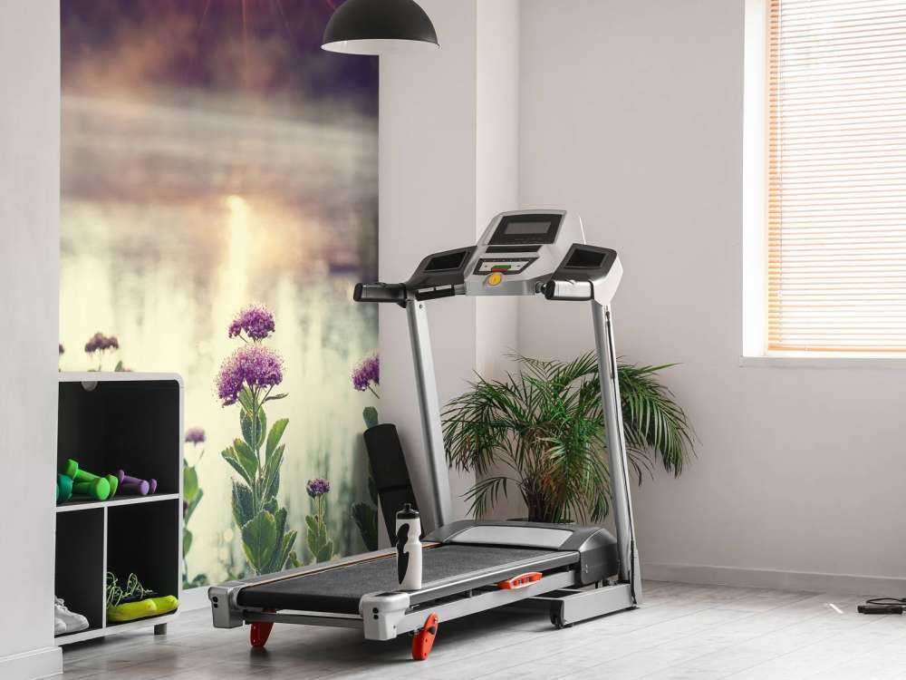 Lago di evaporazione con fiori