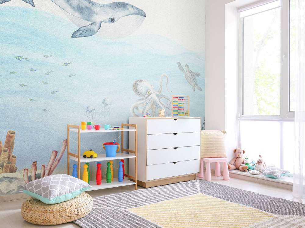 Mondo sottomarino con una balena