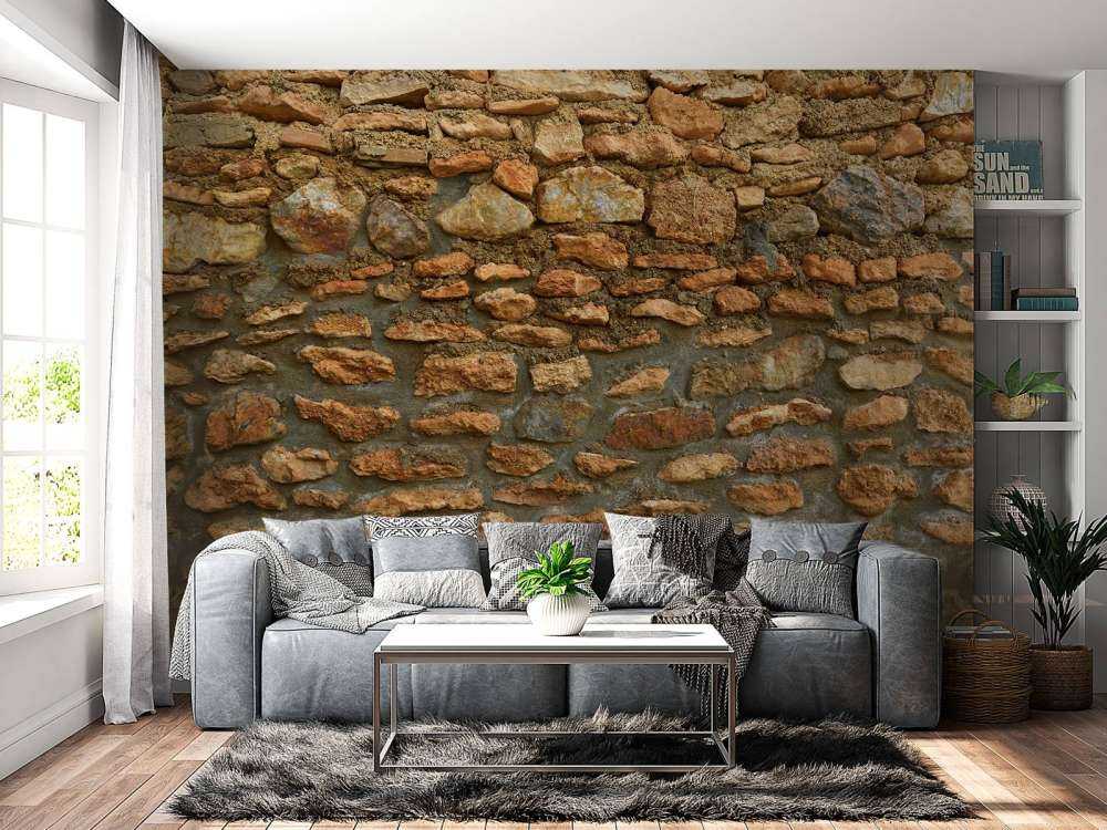 Grande parete con pietre grezze di diverse dimensioni