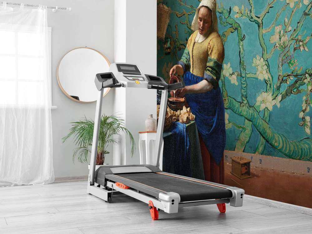 La lattaia e il mandorlo in fiore