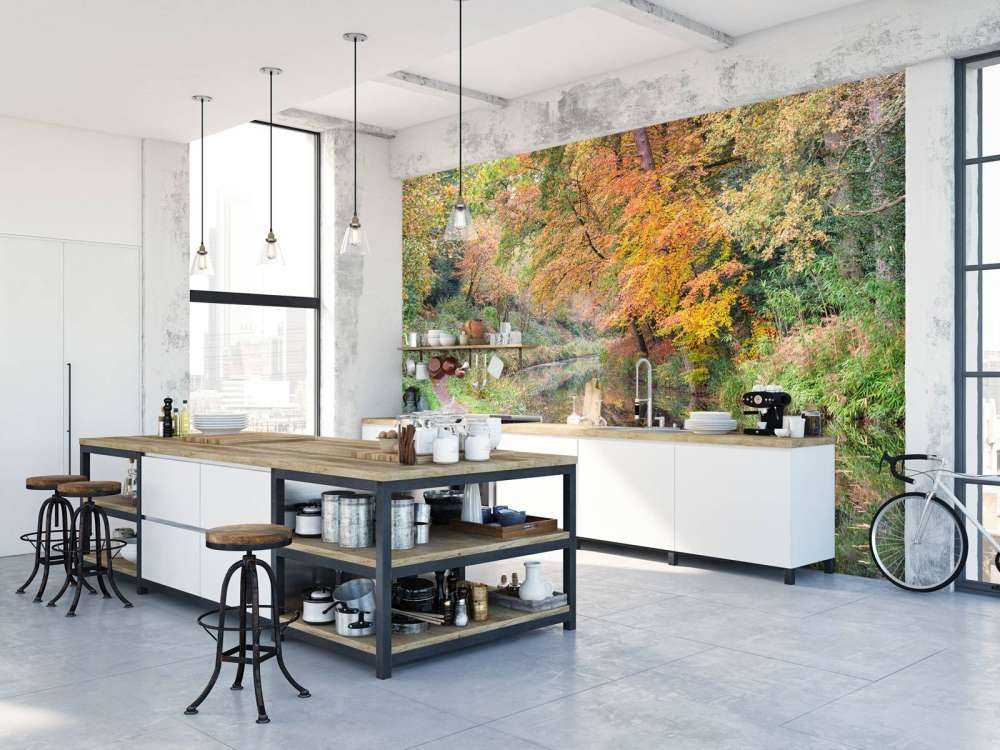 Sentiero lungo il canale