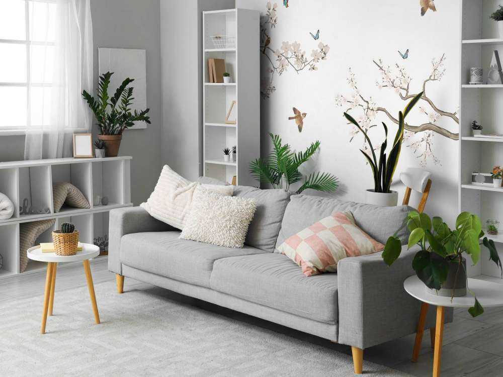 Rami di fiori e uccelli