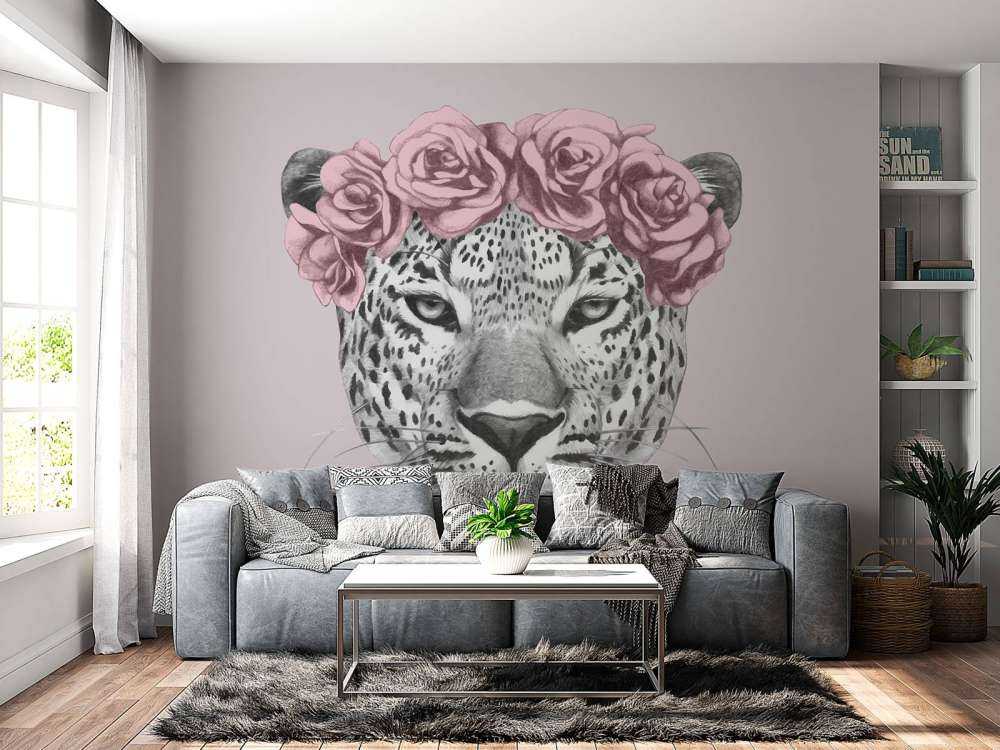 Leopardo con fiori rosa