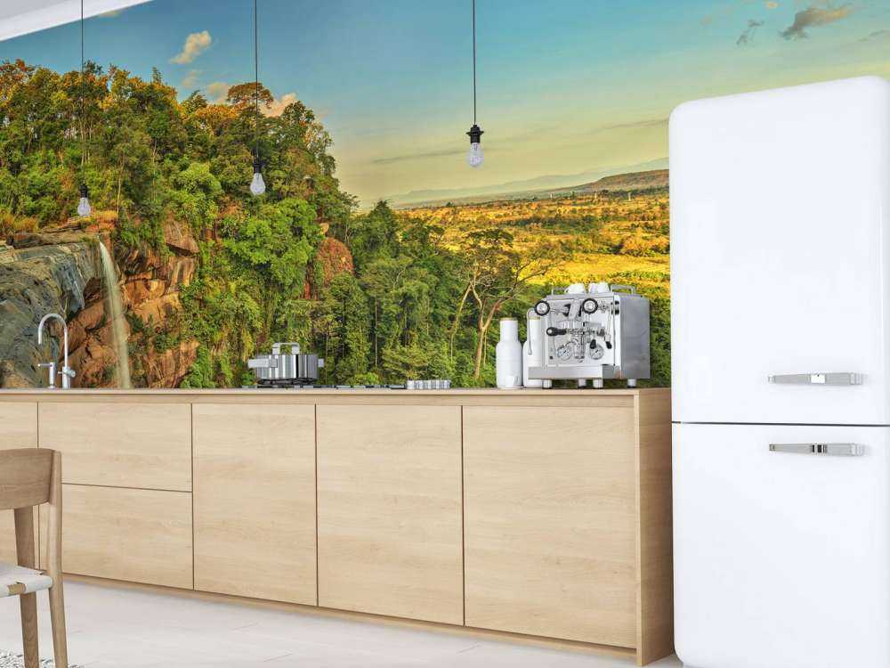 Cascata su una scogliera