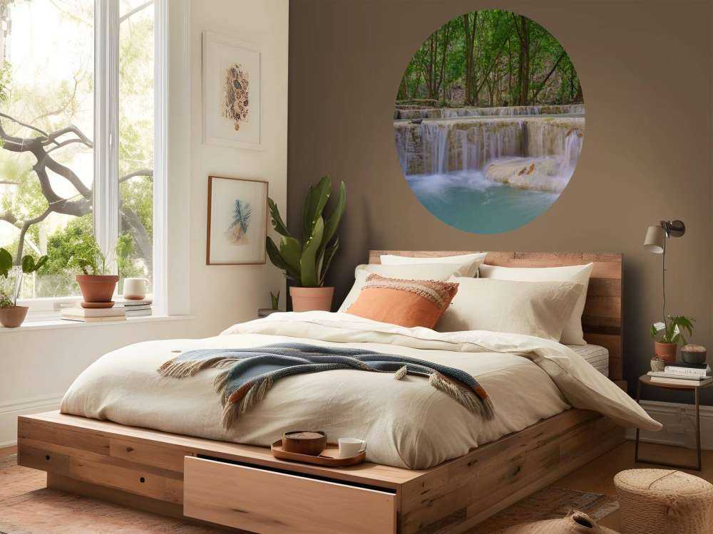 Cascata nella foresta pluviale profonda