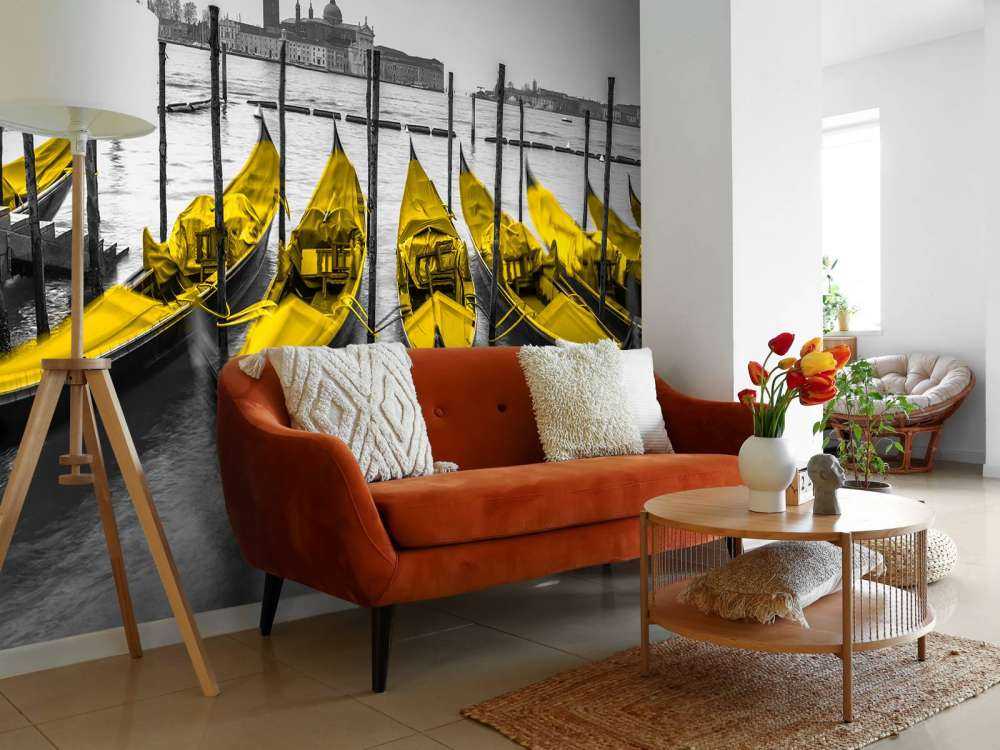 Gondole lungo il canale