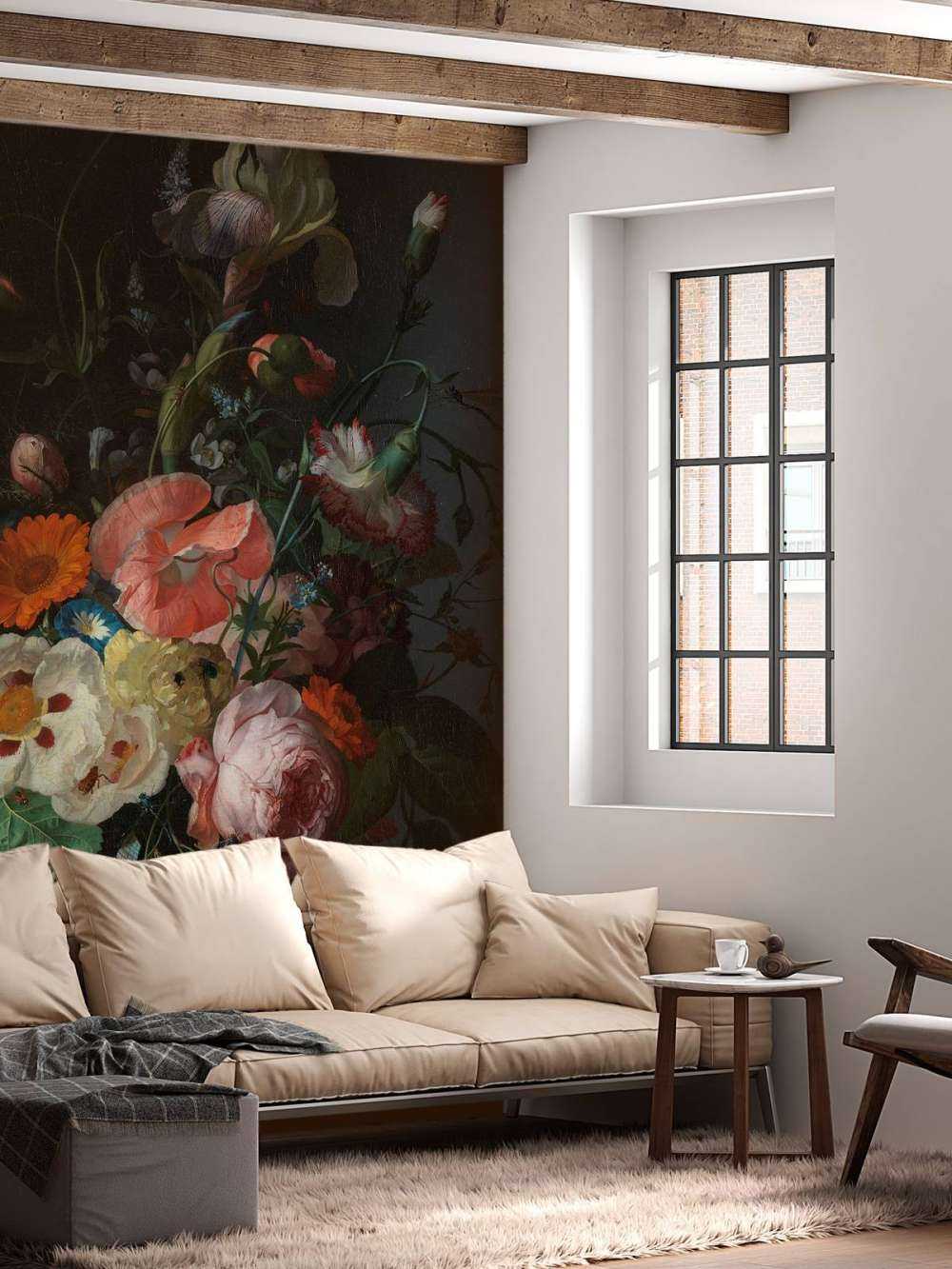 Natura morta con fiori su un tavolo di marmo