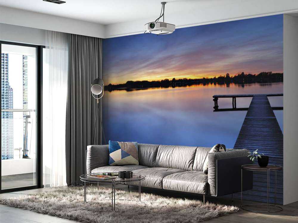 Ponteggi con cielo blu scuro