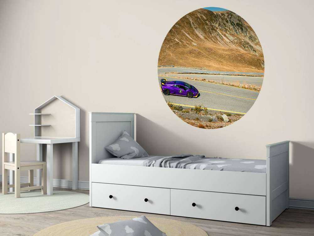 Lamborghini Huracán su una strada di montagna