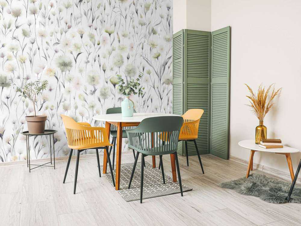 Fiori di mais e erbe di campo verdi