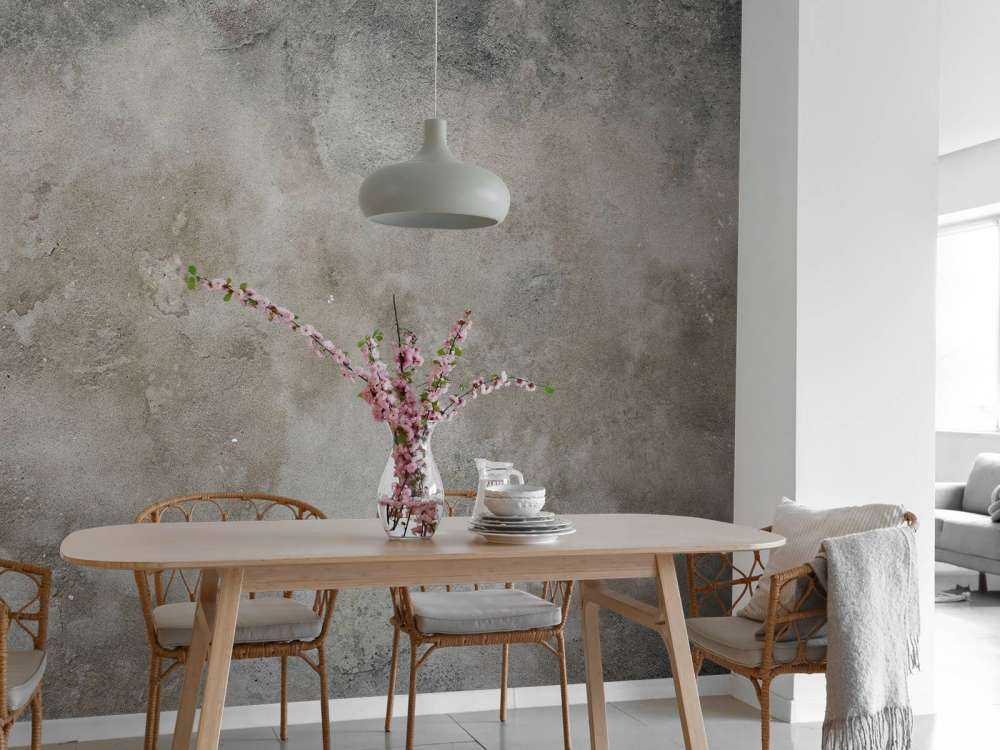 Vecchi stucchi rovinati dalle intemperie