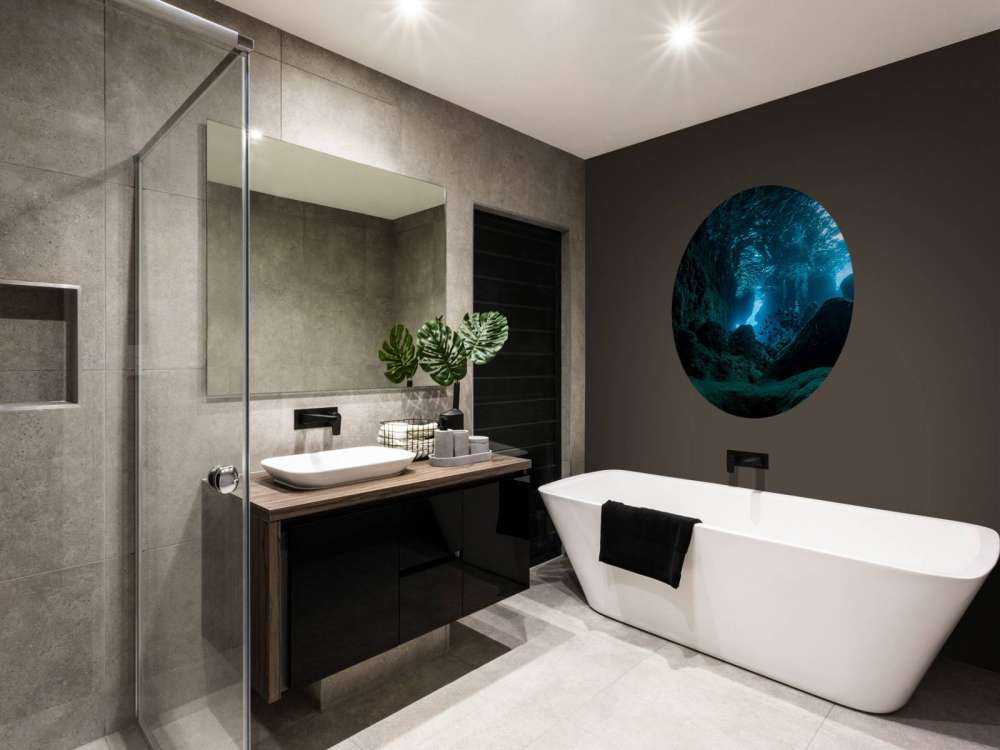 Raggi di sole in grotta subacquea