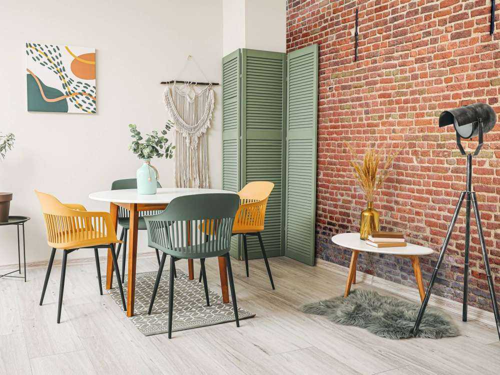 Muro cittadino con tasselli a muro