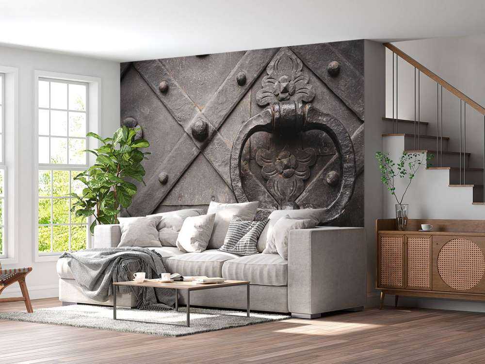 Vecchia porta con leva