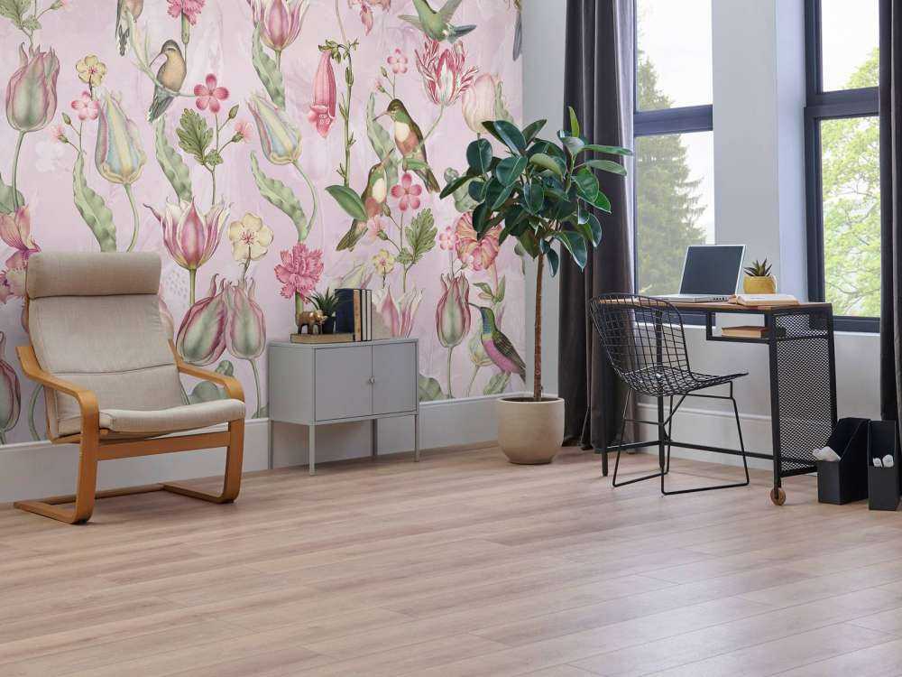 Sinfonia di Colibrì Primaverile - Rosa in Fiore