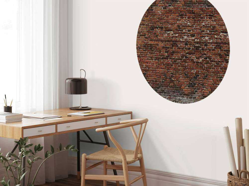 Vecchio muro di mattoni restaurato