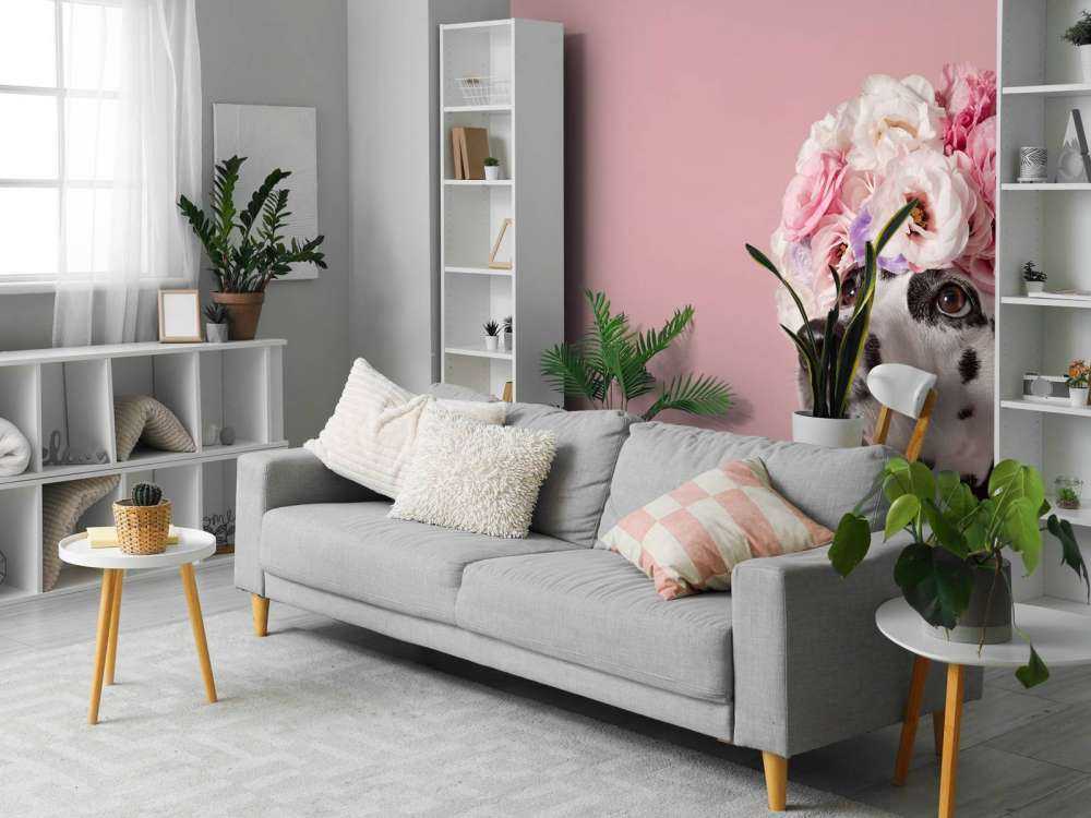 Dalmata con fiori colorati