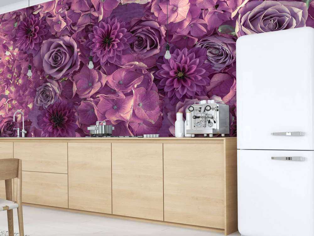 Ortensie, rose e dalie viola