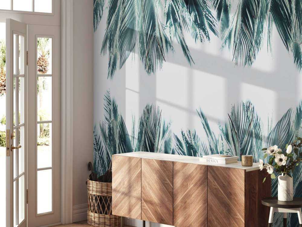 Foglie di palma su sfondo bianco