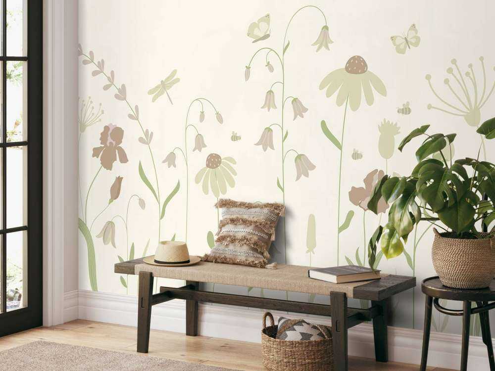 Campo di fiori alto con farfalle beige e rosa antico