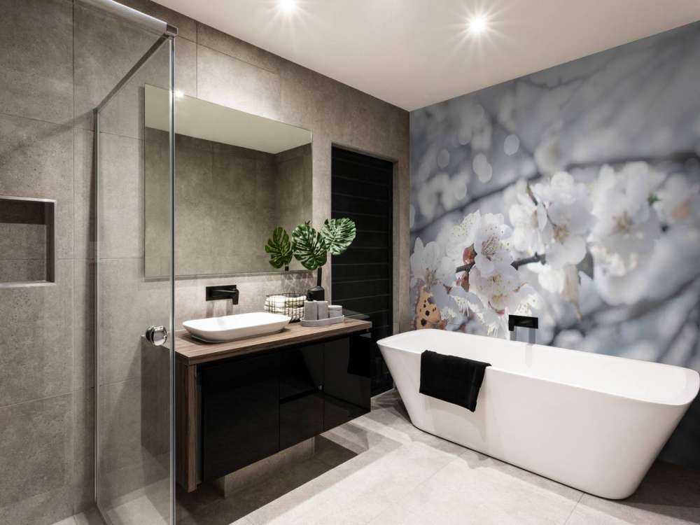 Farfalla con fiori bianchi