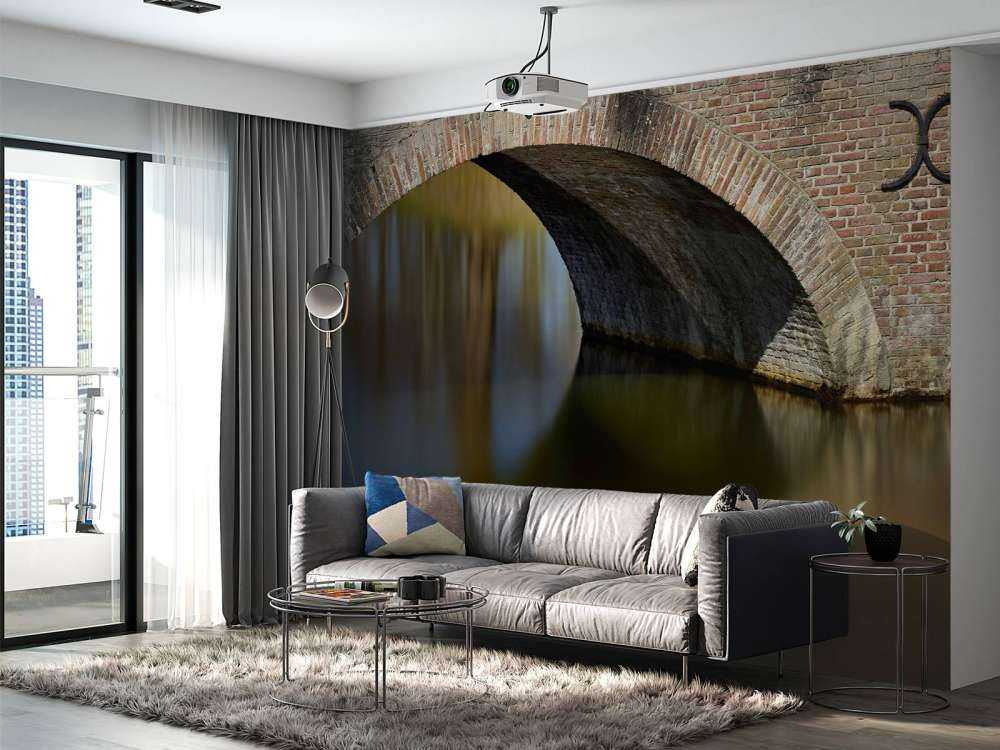 Vecchio ponte ad arco al castello