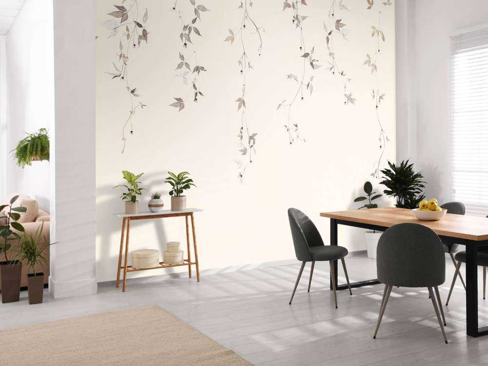 Vite di clematide leggera con fiori