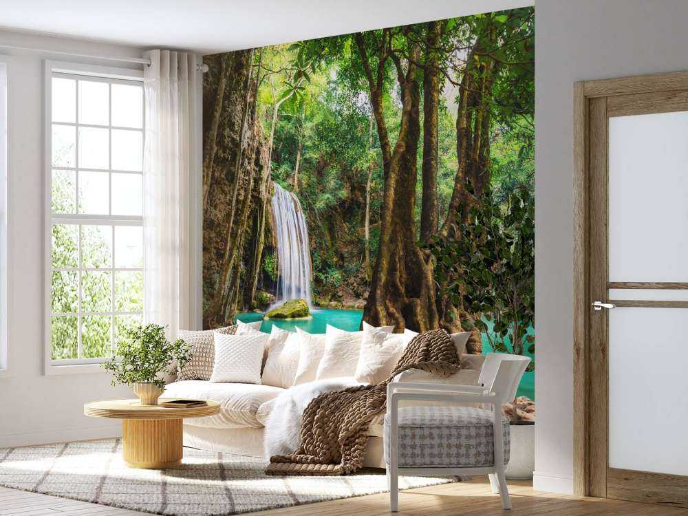 Cascata nella giungla tropicale