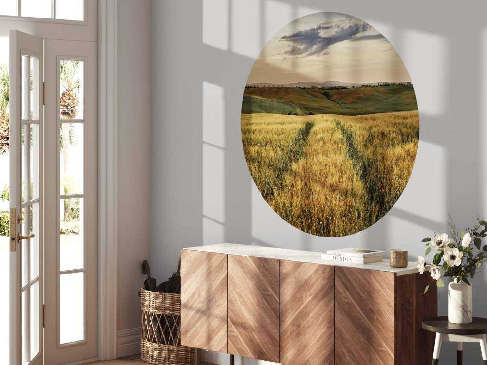 Campo di grano con binari