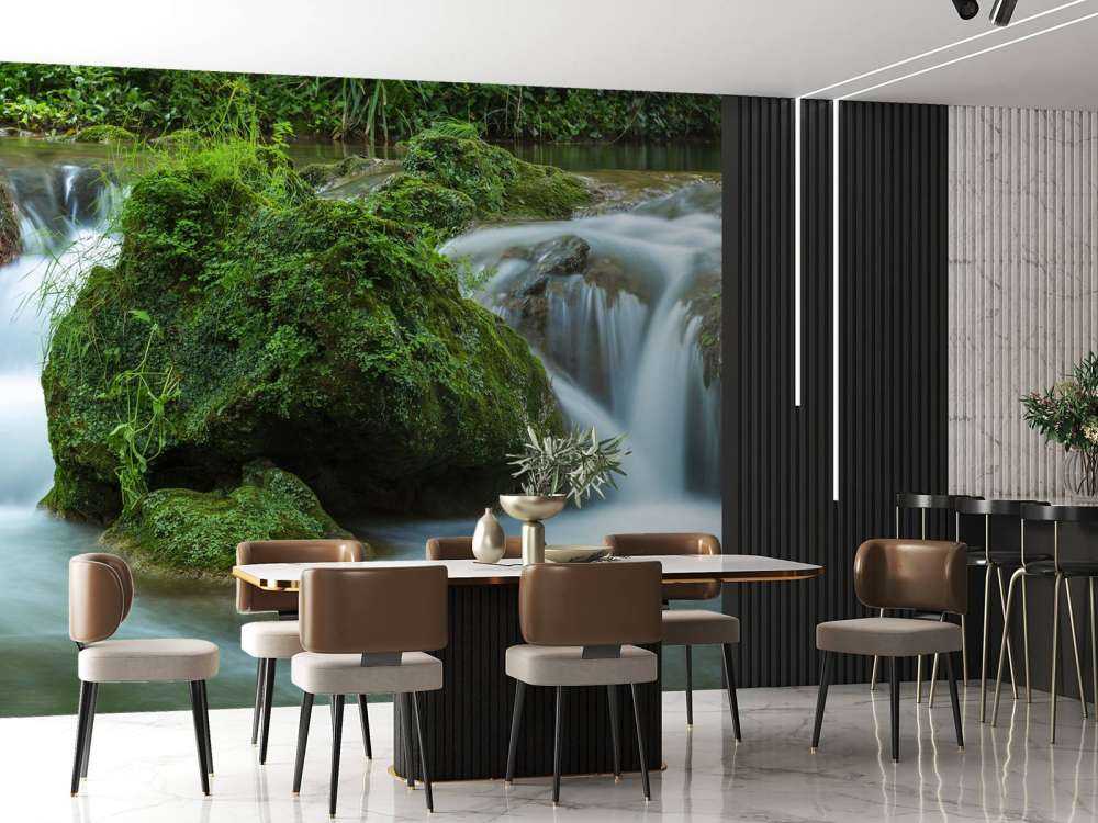 Cascata nella foresta