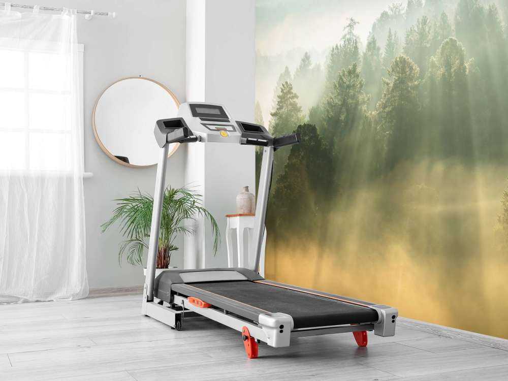 L'alba tra le colline